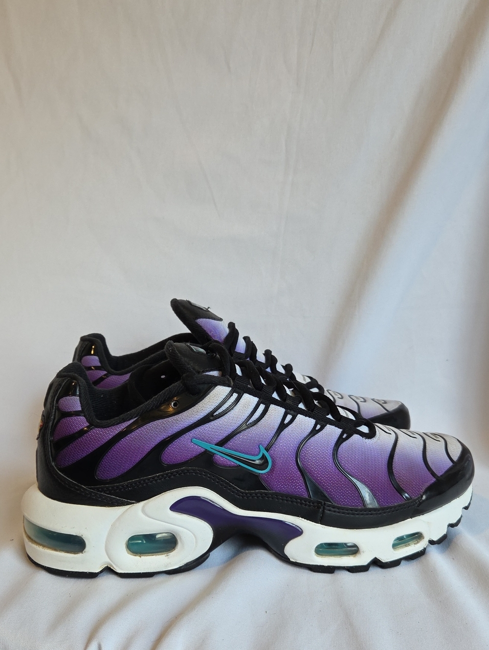 Nike Women’s Purple Gradient Air-Style Sneakers with Teal Swoosh